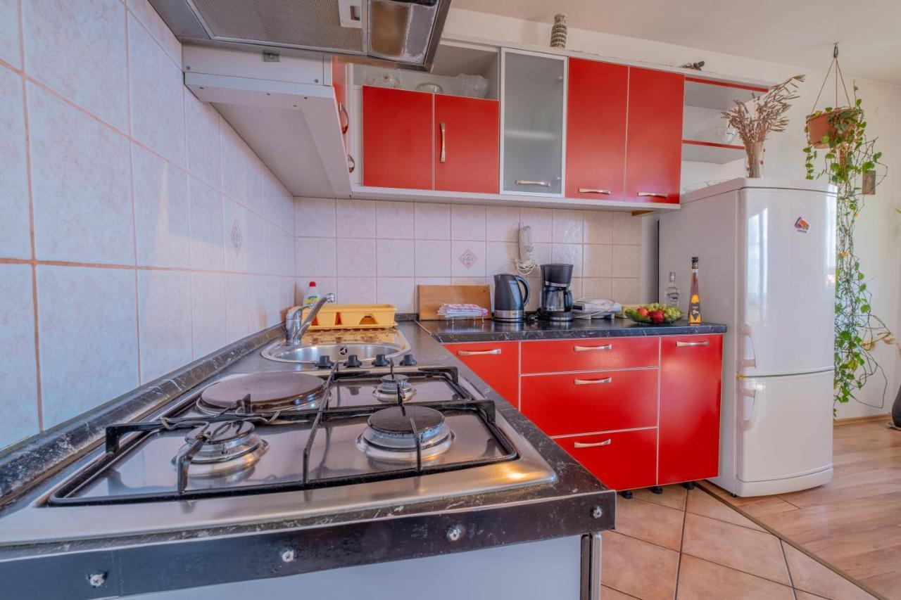 Cozy Apartments With Sea View Novi Vinodolski Esterno foto