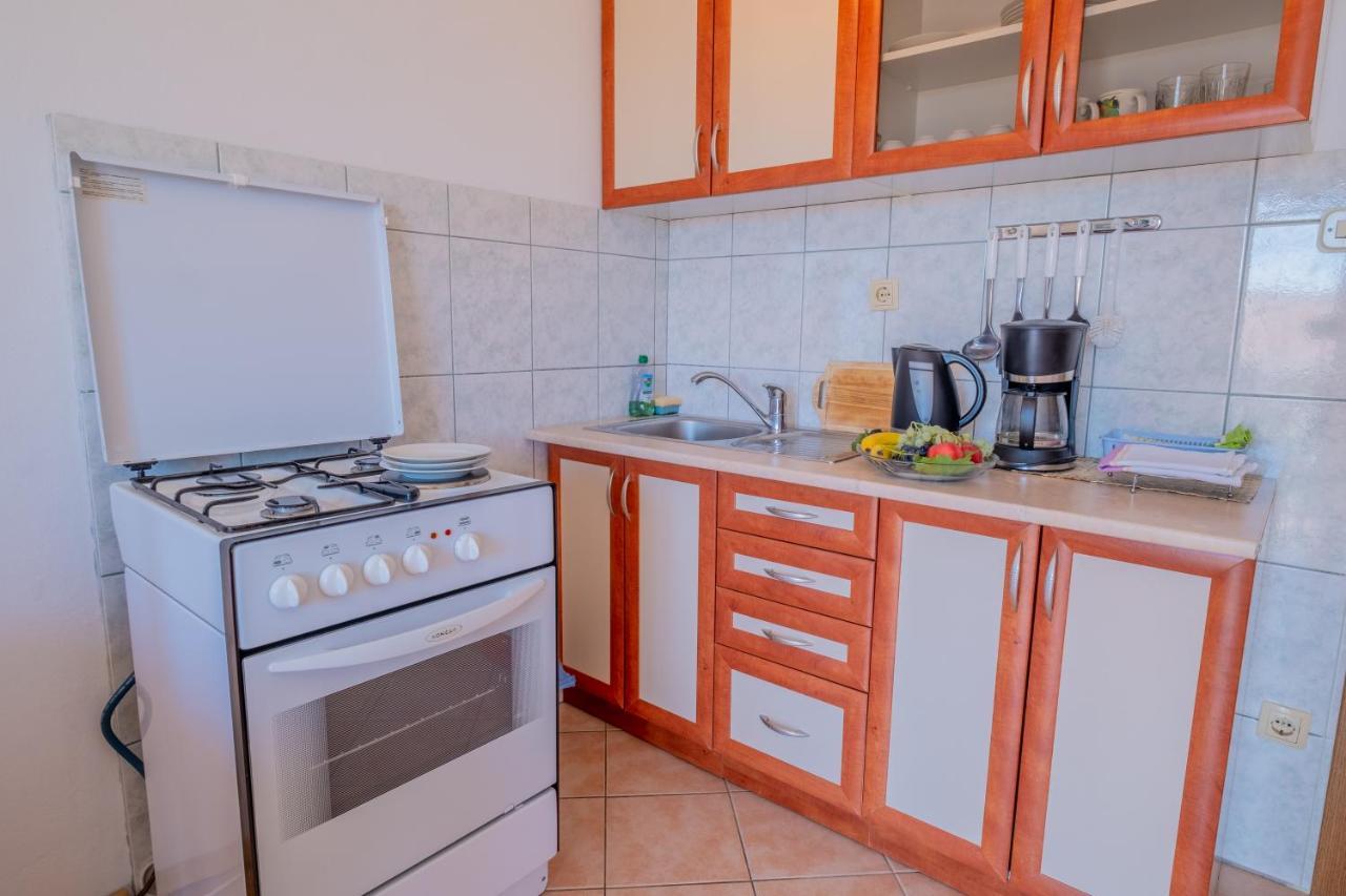 Cozy Apartments With Sea View Novi Vinodolski Esterno foto