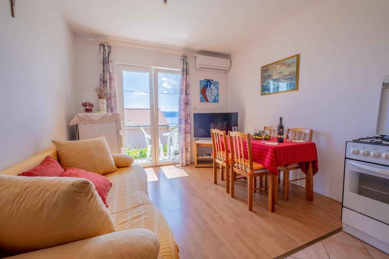 Cozy Apartments With Sea View Novi Vinodolski Esterno foto