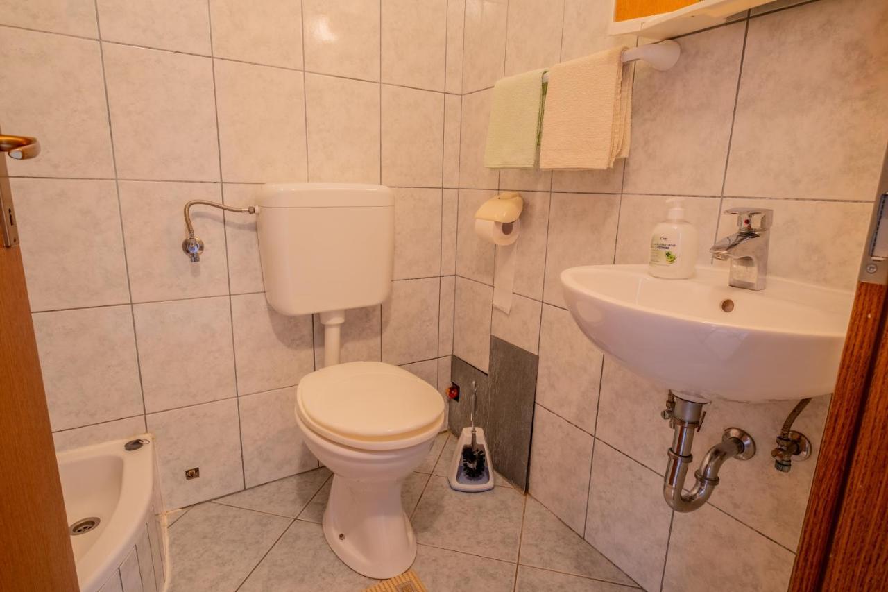 Cozy Apartments With Sea View Novi Vinodolski Esterno foto