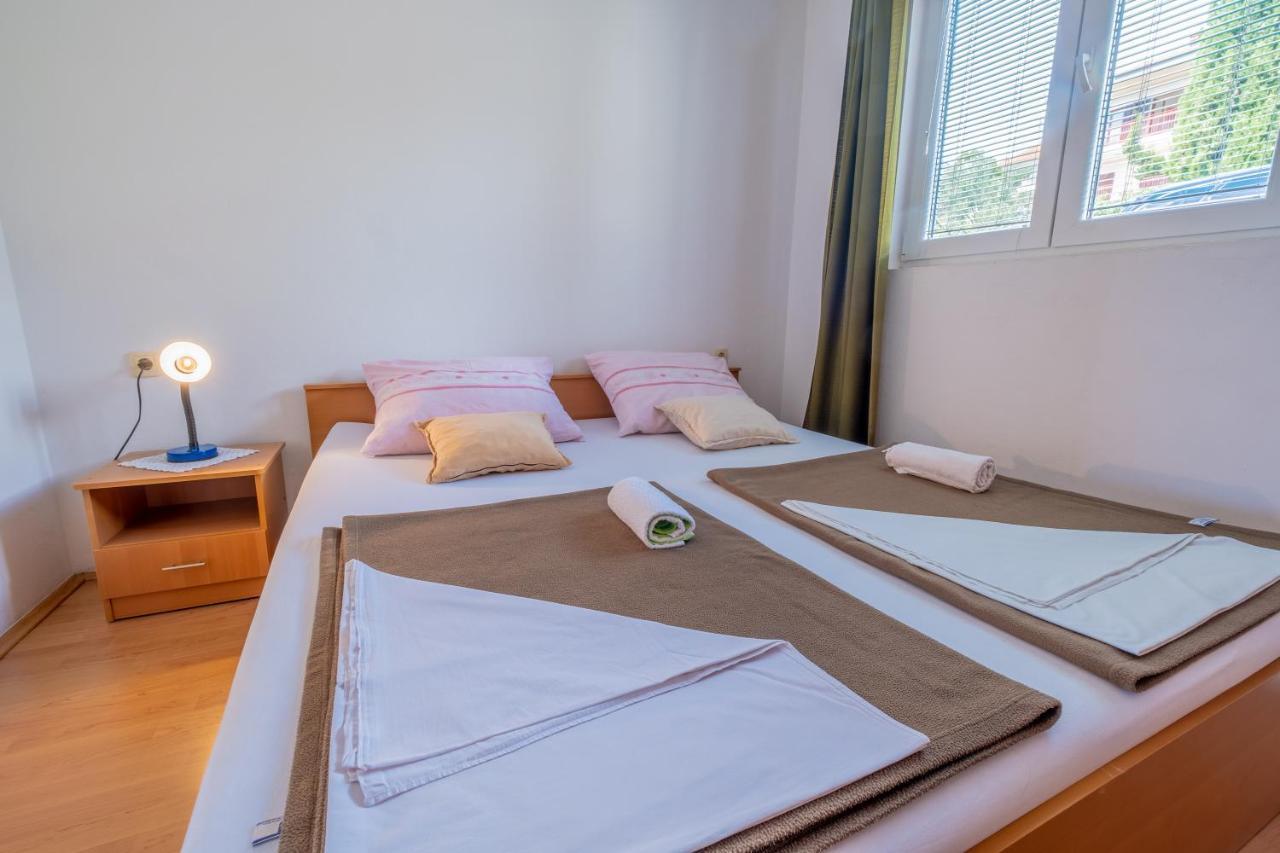 Cozy Apartments With Sea View Novi Vinodolski Esterno foto
